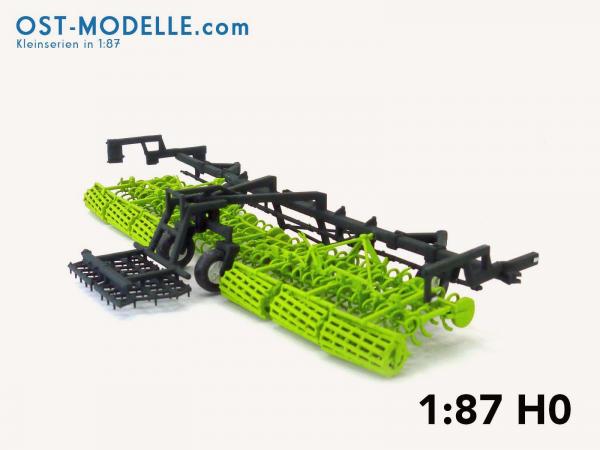 Koppelwagen T890 A01 Bodenbearbeitung 2 Feingrubber B231 mit Stabkrümmlern Arbeitsstellung gruen neu